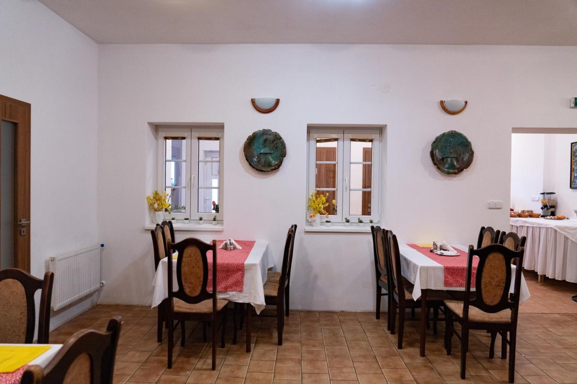 פבלוב Pension Restaurace Florian מראה חיצוני תמונה